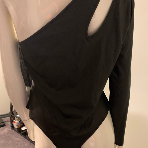 Super cute body suit - Picture 3 of 4